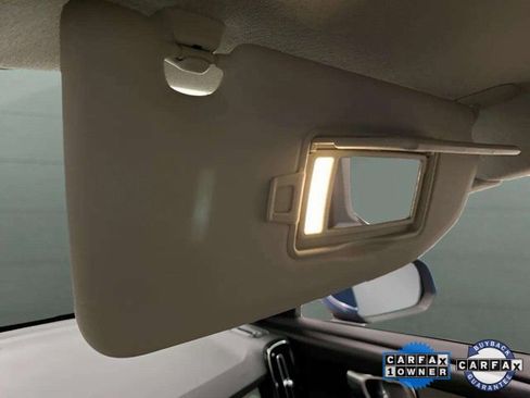 Used 2025 Volvo XC40 B5 Plus image 63