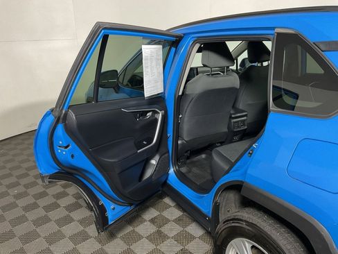 Used 2021 Toyota RAV4 XLE image 24