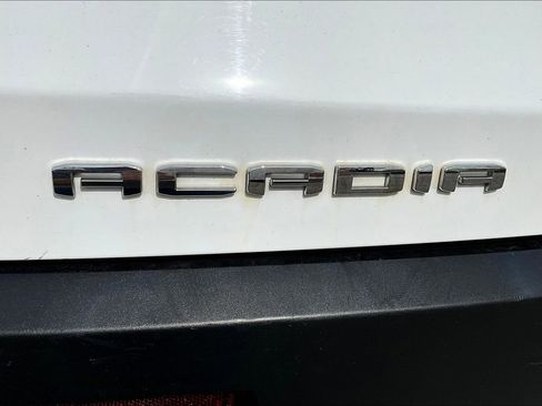 Used 2023 GMC Acadia SLE image 45