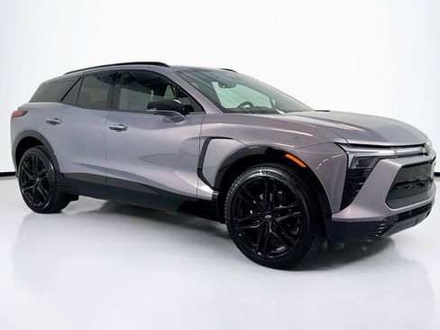 Used 2025 Chevrolet Blazer EV RS image 3