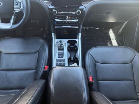 Used 2021 Ford Explorer Limited w/ Equipment Group 301A image 5