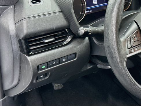 Used 2025 Nissan Sentra SV FWD image 16
