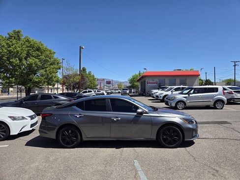 Used 2023 Nissan Altima 2.5 S FWD image 3