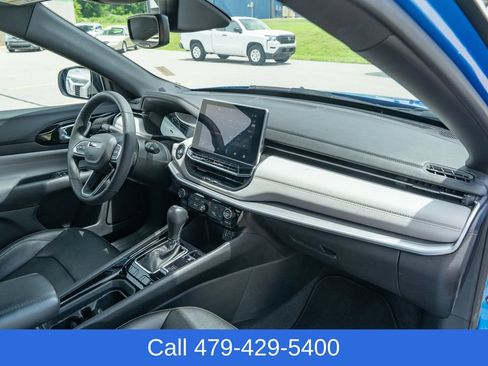 Used 2025 Jeep Compass Limited AWD/4WD image 40