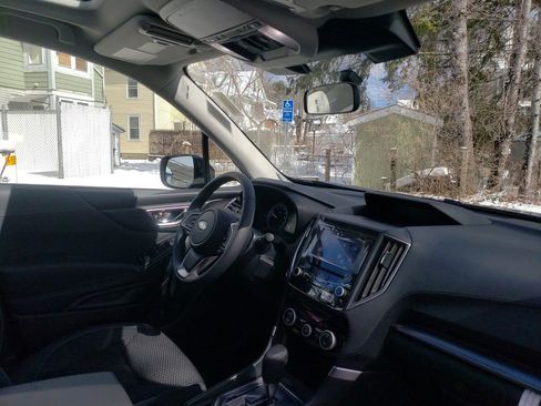 Used 2023 Subaru Forester Premium image 29