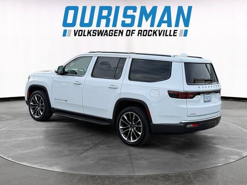 Used 2022 Jeep Wagoneer Series II w/ Premium Group I AWD/4WD image 4