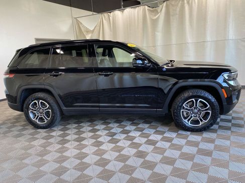 Used 2023 Jeep Grand Cherokee Trailhawk w/ Luxury Tech Group III AWD/4WD image 8