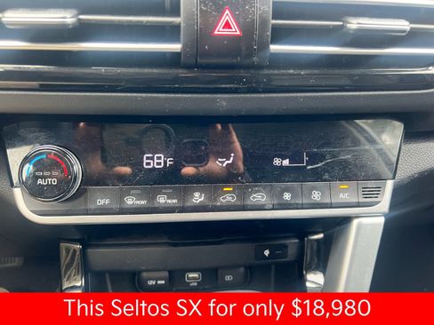 Used 2021 Kia Seltos SX w/ SX Sunroof Package image 31
