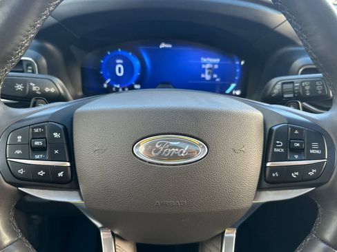 Used 2020 Ford Explorer Platinum image 27