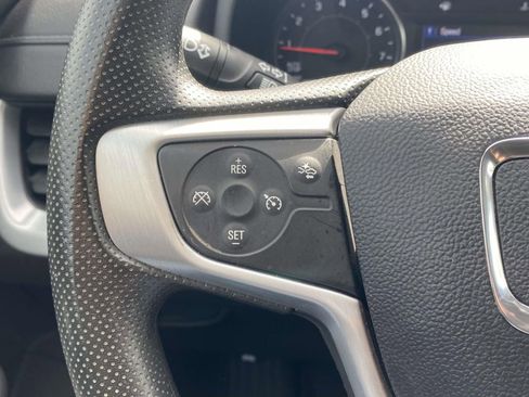 Used 2024 GMC Terrain SLE w/ Driver Convenience Package FWD image 19