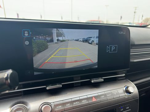 Used 2025 Hyundai Kona SEL AWD/4WD image 19