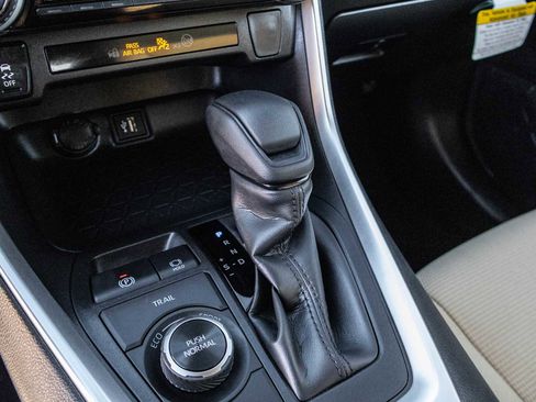 Certified 2025 Toyota RAV4 LE image 22