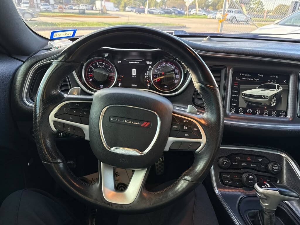Used 2017 Dodge Challenger R/T Scat Pack w/ Leather Interior Group RWD image 32