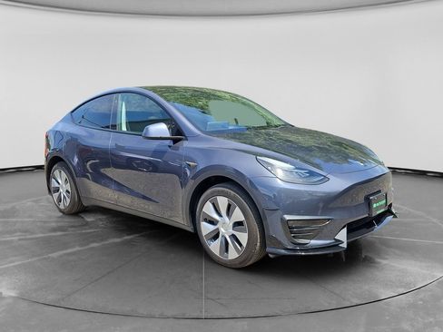 Used 2023 Tesla Model Y Long Range AWD/4WD image 4