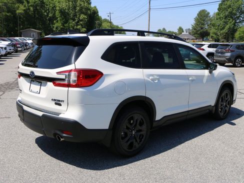 Used 2025 Subaru Ascent Onyx Edition w/ Onyx Package AWD/4WD image 8