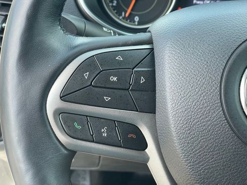 Used 2019 Jeep Cherokee Limited image 15