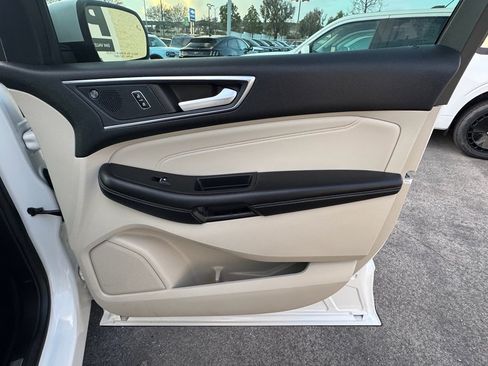 Used 2023 Ford Edge Titanium image 27