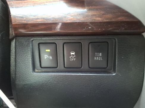 Used 2015 Toyota Tundra Limited w/ Limited Premium Package image 17