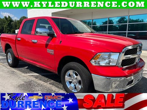 Used 2022 RAM 1500 Classic SLT AWD/4WD image 1