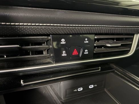 Used 2024 Volkswagen Atlas SE FWD image 27