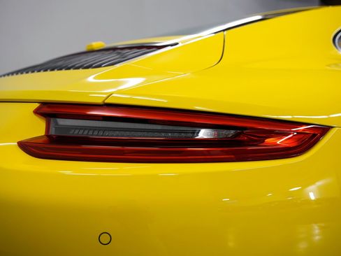 Used 2018 Porsche 911 Carrera T RWD image 37
