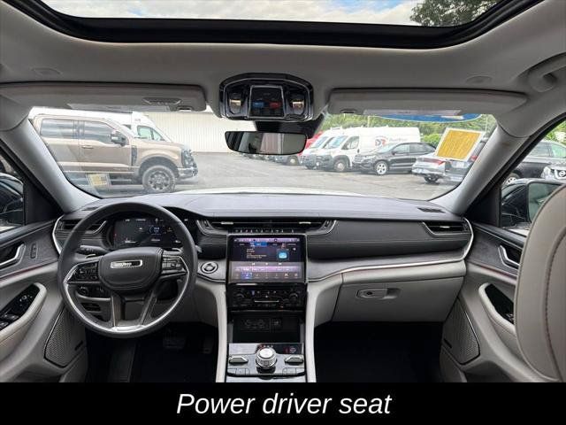 Certified 2023 Jeep Grand Cherokee Overland AWD/4WD image 13