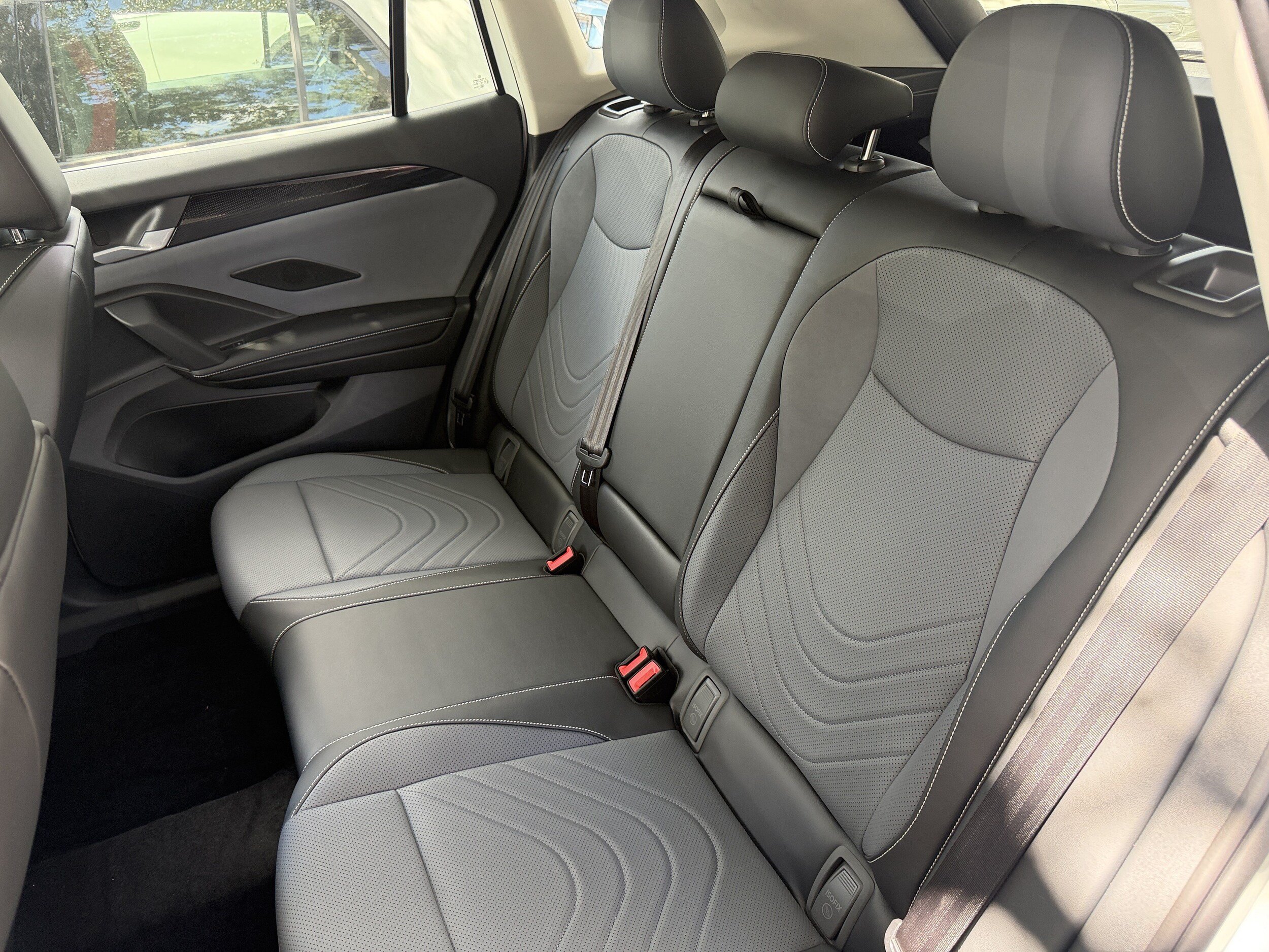 New 2026 Volkswagen Tiguan SE FWD image 19