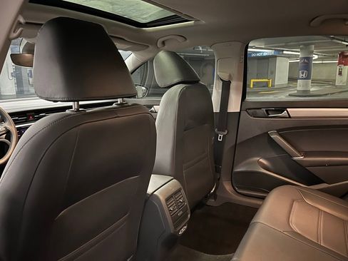 Used 2021 Volkswagen Passat 2.0T SE image 22