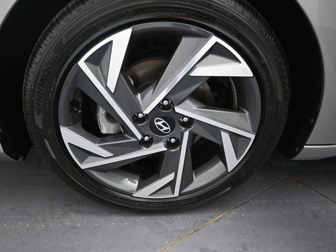 Used 2025 Hyundai Elantra SEL FWD image 39