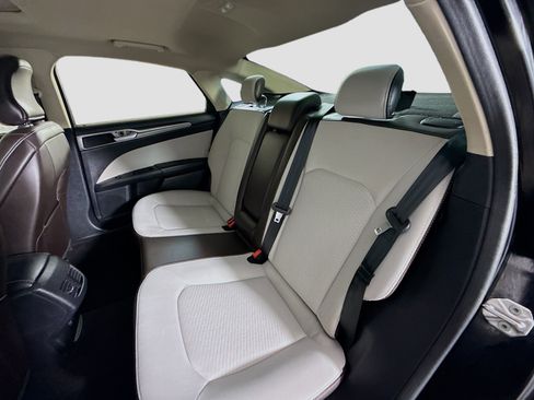 Used 2019 Ford Fusion SE w/ Equipment Group 151A image 25