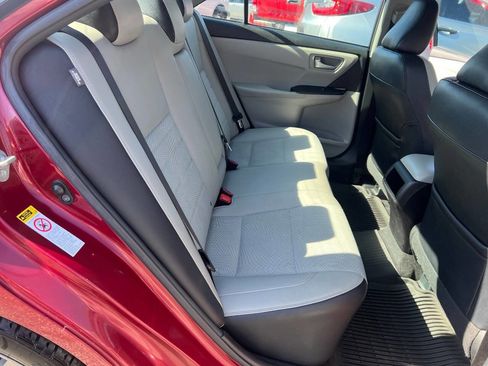Used 2017 Toyota Camry SE FWD image 12