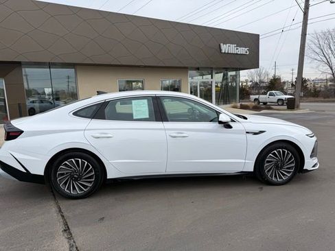 Certified 2024 Hyundai Sonata SEL image 2