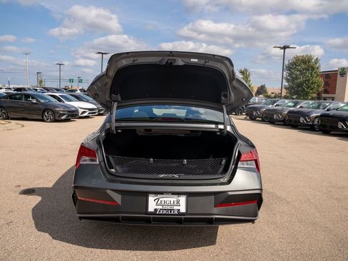 New 2025 Hyundai Elantra SEL image 10