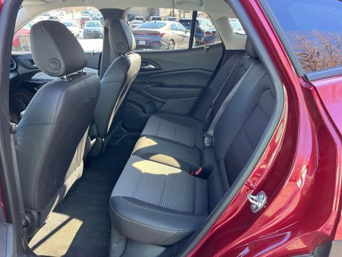 Used 2025 Chevrolet Trax LT image 20