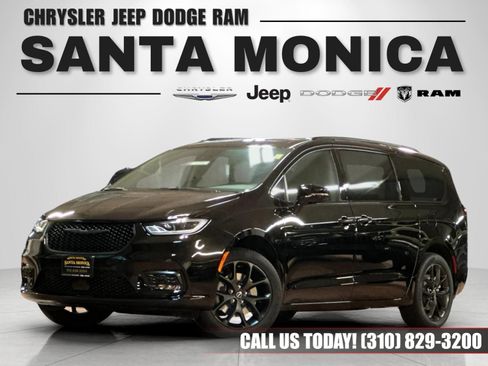 New 2026 Chrysler Pacifica Limited w/ S Appearance Package AWD/4WD image 1