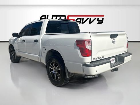 Used 2024 Nissan Titan SV w/ SV Convenience Package RWD image 5