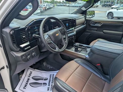 Used 2024 Chevrolet Silverado 1500 High Country w/ Technology Package AWD/4WD image 13