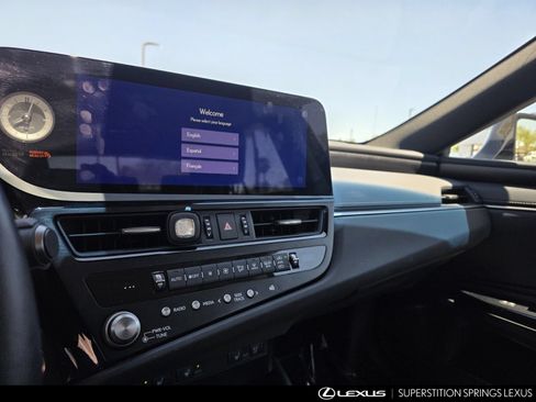 Certified 2025 Lexus ES 300h w/ Premium Package FWD image 18