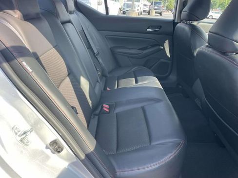 Used 2024 Nissan Altima 2.5 SR FWD image 14