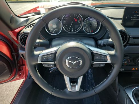 Used 2025 MAZDA MX-5 Miata RF Club RWD image 21