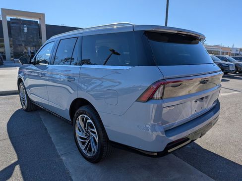 Certified 2025 Lincoln Navigator Reserve image 6