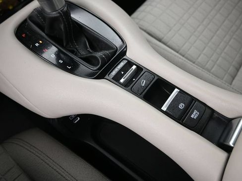 Used 2024 Honda HR-V LX image 17