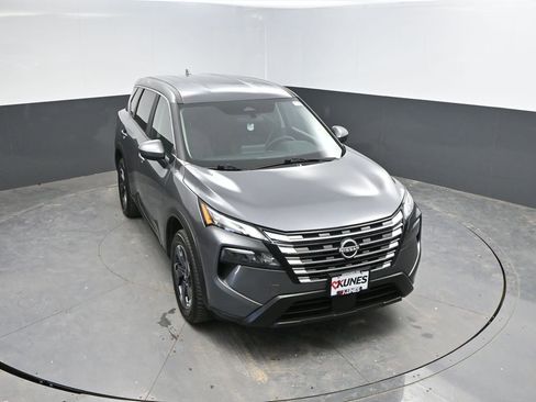 Used 2025 Nissan Rogue SV AWD/4WD image 22