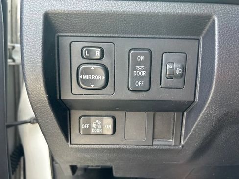 Used 2017 Toyota Tundra SR RWD image 14