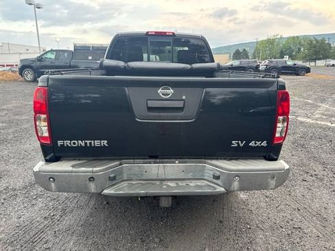 Used 2017 Nissan Frontier SV w/ SV Value Truck Package AWD/4WD image 6