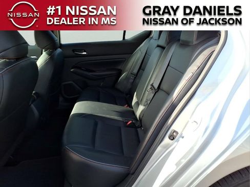 Used 2024 Nissan Altima 2.5 SR w/ SR Premium Package FWD image 26
