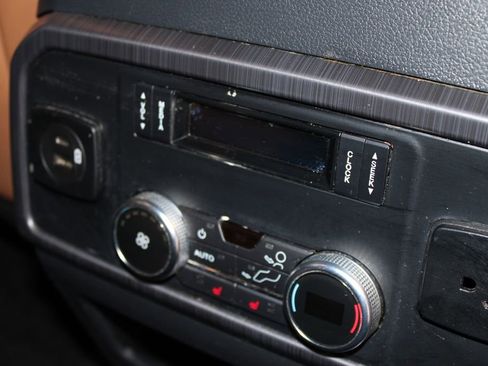 Used 2022 Ford Expedition Platinum AWD/4WD image 35