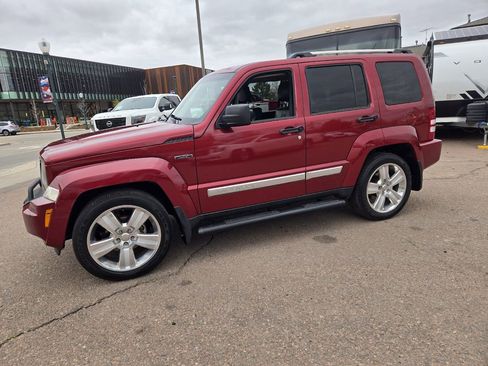 Used 2012 Jeep Liberty Limited Jet w/ Exterior Appearance Group image 5