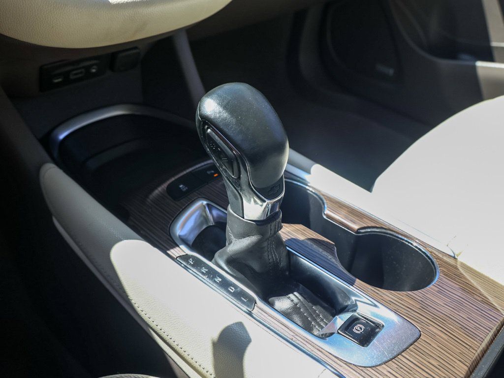 Used 2024 Chevrolet Malibu LT FWD image 31