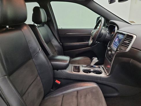 Used 2018 Jeep Grand Cherokee Altitude image 21
